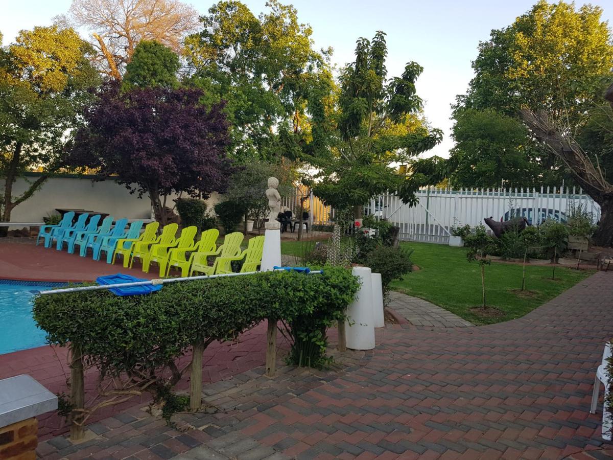 Good 2 Go Guest House Бенони Екстериор снимка