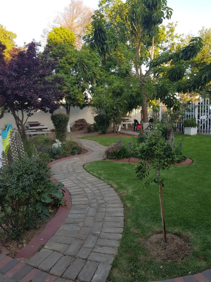 Good 2 Go Guest House Бенони Екстериор снимка