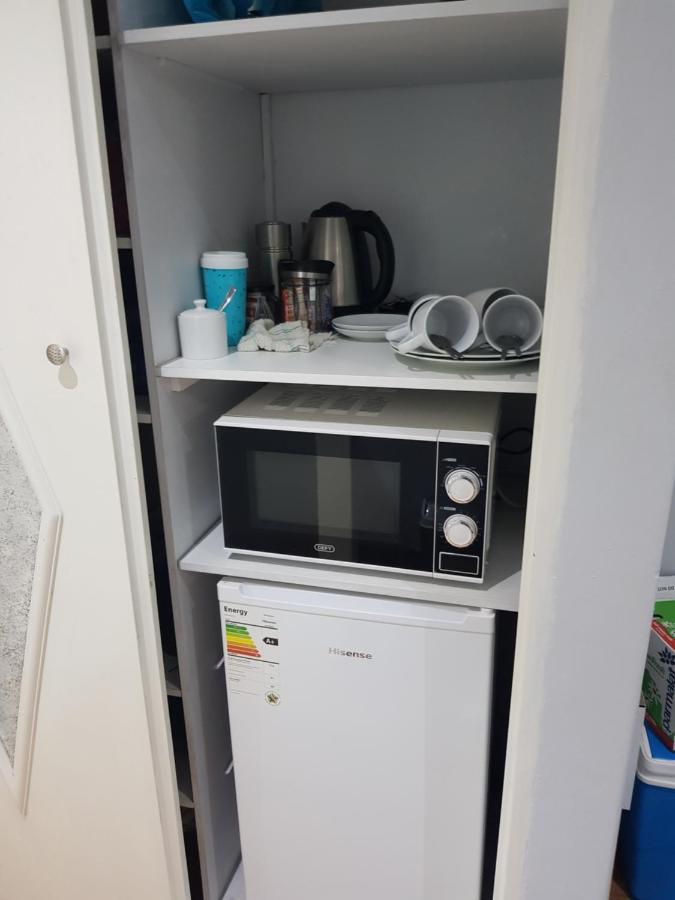 Good 2 Go Guest House Бенони Екстериор снимка