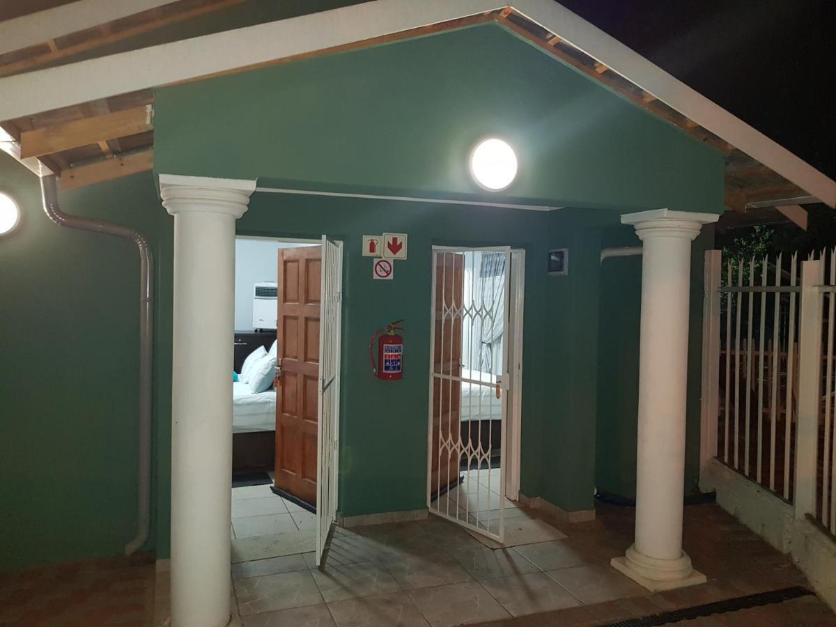 Good 2 Go Guest House Бенони Екстериор снимка